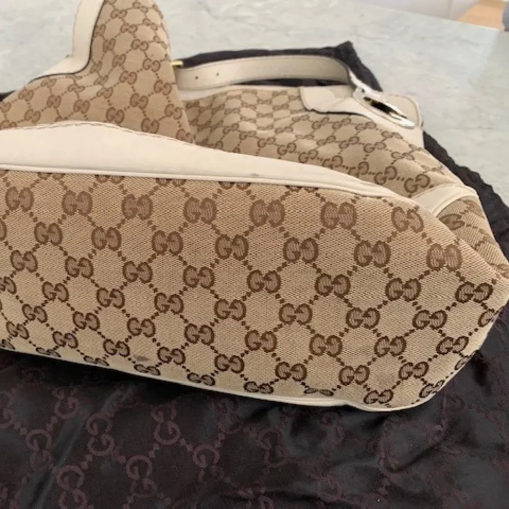 Pre Loved- Gucci- Classic Hobo Bad - Picture 6 of 6